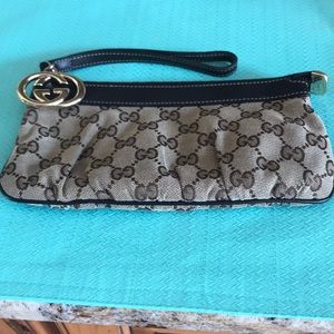 Gucci wristlet